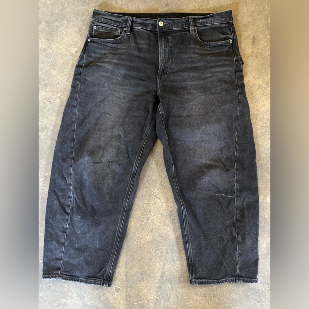 American Eagle Outfitters Women’s Dark Gray Barrel Jeans